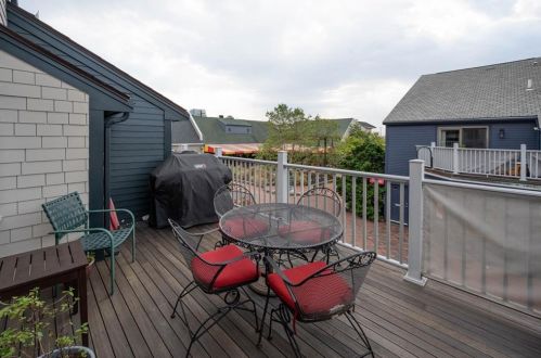 132 Swinburne Row, Middletown, RI 02840-6609