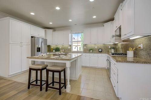 225 Wicker, Irvine CA  92618-1170 exterior