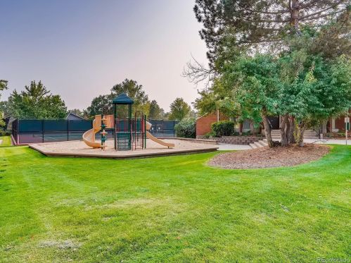 2731 Oakland Cir, Denver CO  80014-3136 exterior