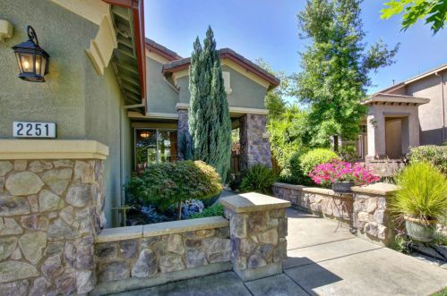 2251 Cattle Dr, Folsom, CA 95630-6177
