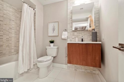 1310 20 St, Philadelphia PA 19140-5810 exterior