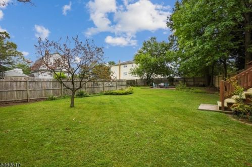 19 Carpenter Pl, Cranford, NJ 07016-2539