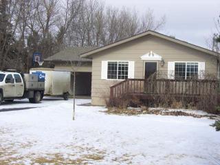 901 Bristol Dr, Bismarck, ND 58501-8535