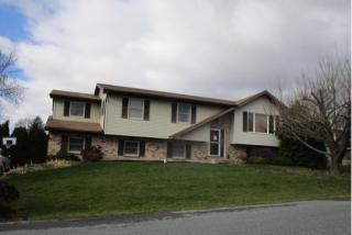 3491 Crestwood Dr, Bethlehem, PA 18020-2063