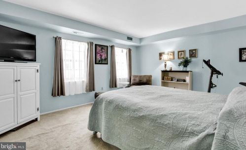 13 Valleybrook Dr, Lancaster PA  17601-4619 exterior