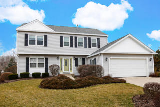 7 Magnolia Ct, Streamwood, IL 60107-3311