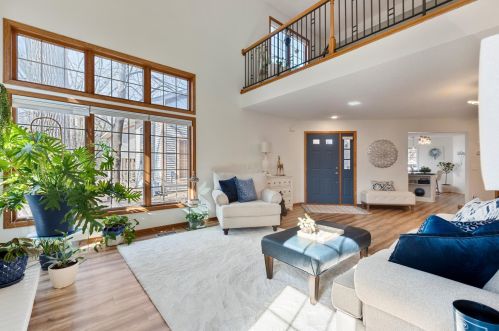 2062 Holloway Ave, Saint Paul MN  55109-3907 exterior