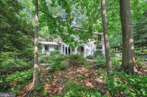 2938 Kings Ln, Lancaster, PA 17601-1617