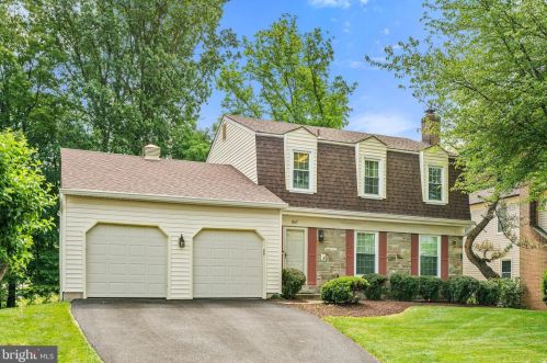 1617 Winterwood Pl, Herndon, VA 20170-2984