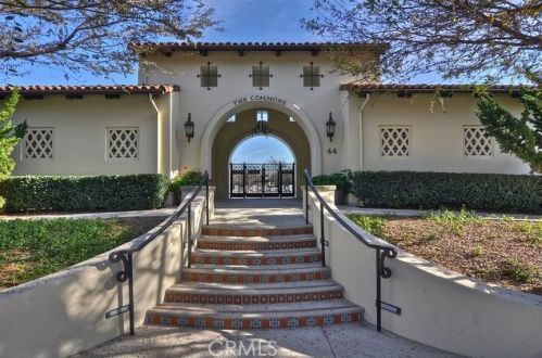 88 Dovetail, Irvine CA  92603-4202 exterior
