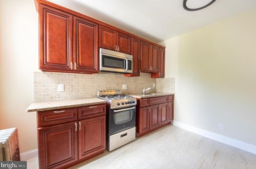 1649 Hunting Park Ave, Philadelphia PA 19140-2826 exterior