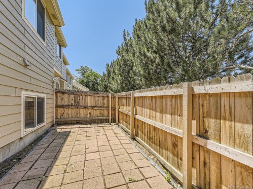 1127 Ventura Cir, Aurora CO 80017-5744 exterior