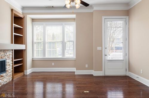 317 Alderwood St, Atlanta GA  30328-2794 exterior