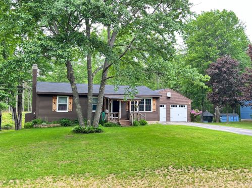 21 Stokewood Dr, Lebanon, ME 04027-4441