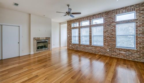 3705 Commerce St, Dallas TX  75226-1738 exterior