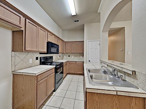 1427 Piedmont Dr, Midlothian TX  76063-6045 exterior
