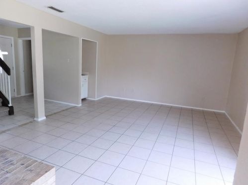 2625 Winterlake Dr, Carrollton, TX 75006-2707