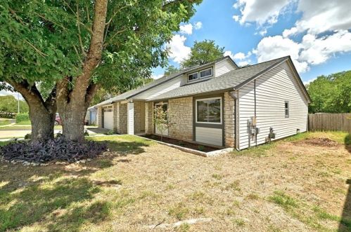 12215 Cabana Ln, Austin, TX 78727-5913