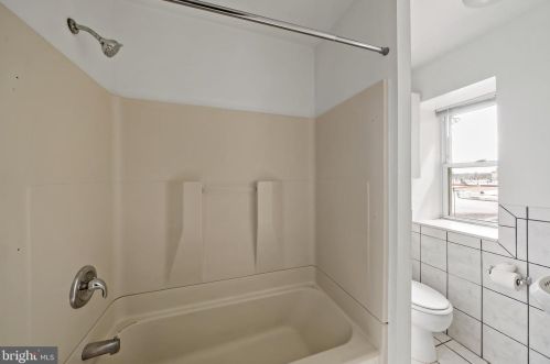 2537 Broad St, Philadelphia PA 19132-4014 exterior