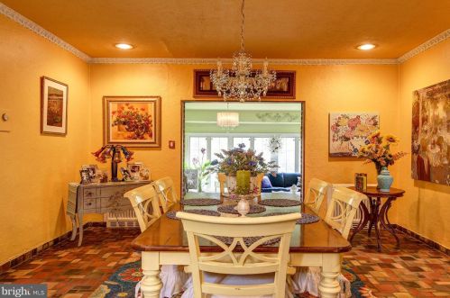 585 Warwick Rd, Haddonfield NJ 08033-3845 exterior