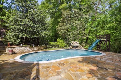 33 Habersham Cove Dr, Atlanta GA  30305-5402 exterior