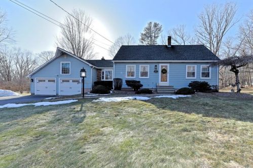 127 Tartia Rd, East Hampton, CT 06424-1637