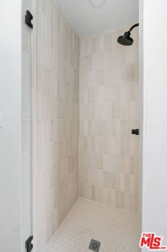 873 Cumberland Rd, Glendale CA  91202-1049 exterior