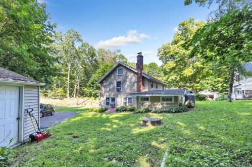 243 Cottage St, Upper Stepney CT  06468-2932 exterior