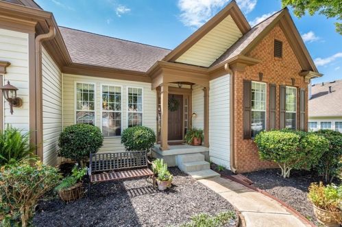 919 Santa Anita Dr, Holly Springs, GA 30189-4221