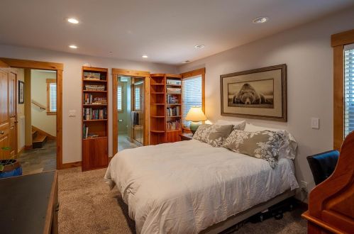 12901 Northwoods Blvd, Truckee CA  96161-6346 exterior