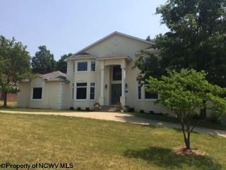 2002 Ices Ferry Dr, Morgantown, WV 26508-8059