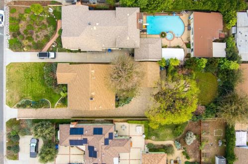 1786 New York Dr, Altadena, CA 91001-3329