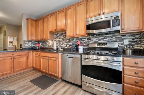 2860 Chinkapin Oak Ln, Woodbridge, VA 22191-7507