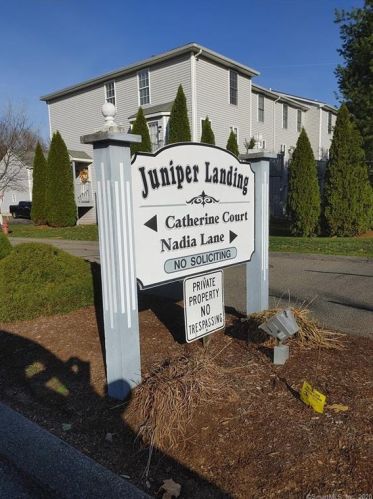 5 Nadia Ln, Wallingford, CT 06492-4382