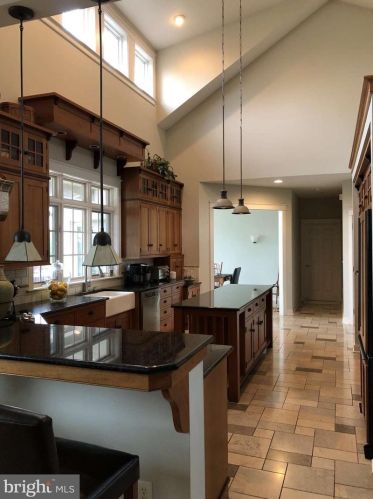 312 Blossom Hill Dr, Lancaster, PA 17601-3214