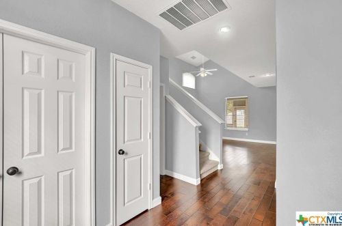 405 Sampson, Uhland TX  78640-5263 exterior