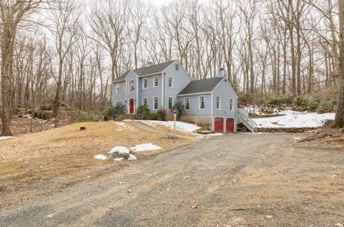 37 Plumb Brook Rd, Woodbury, CT 06798-2116