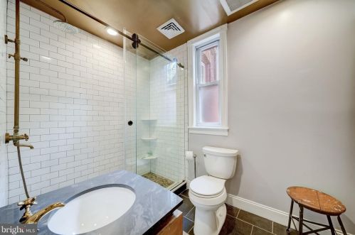 430 42 St, Philadelphia PA 19104-0044 exterior