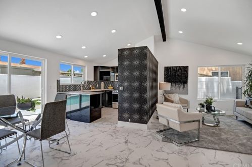 3283 Mountain Shadow Dr, Palm Springs, CA 92262-1733
