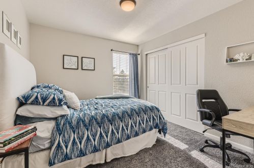 24561 Ontario Dr, Aurora CO 80016-6072 exterior