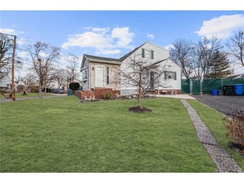 1 Cabot Pl, Iselin, NJ 08830-1310