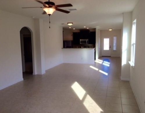 1532 Treeta Trl, Uhland, TX 78640