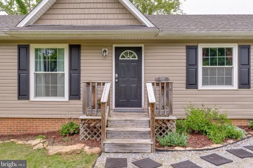 59 Regent Rd, Charles Town, WV 25414-4720