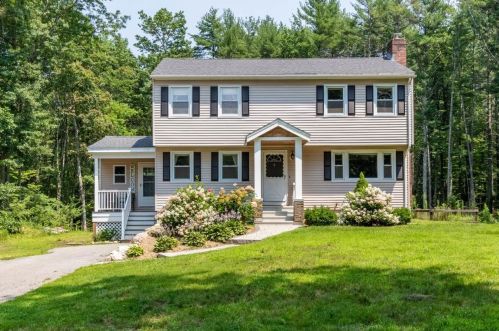 22 Justin Cir, Londonderry, NH 03053-2547
