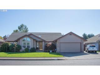 825 Diamond St, Springfield, OR 97477-8104