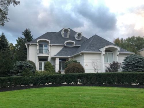 25150 Woodside Ln, Cleveland, OH 44122-4097