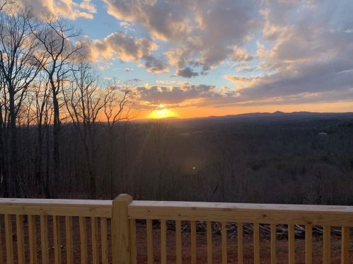 595 Mountain Oak Trl, Big Canoe, GA 30143-4283