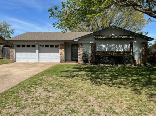 1409 Briar Run, Fort Worth, TX 76126-3830