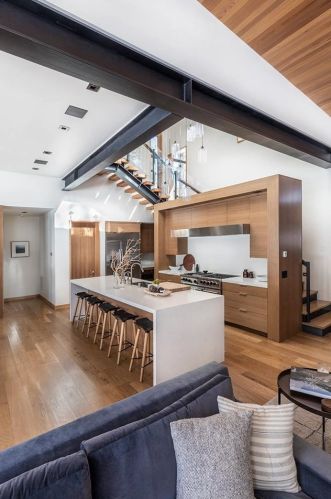 8343 Thunderbird Cir, Truckee CA  96161-4324 exterior