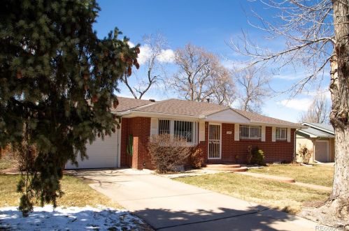 301 Emporia St, Denver, CO 80010-4216